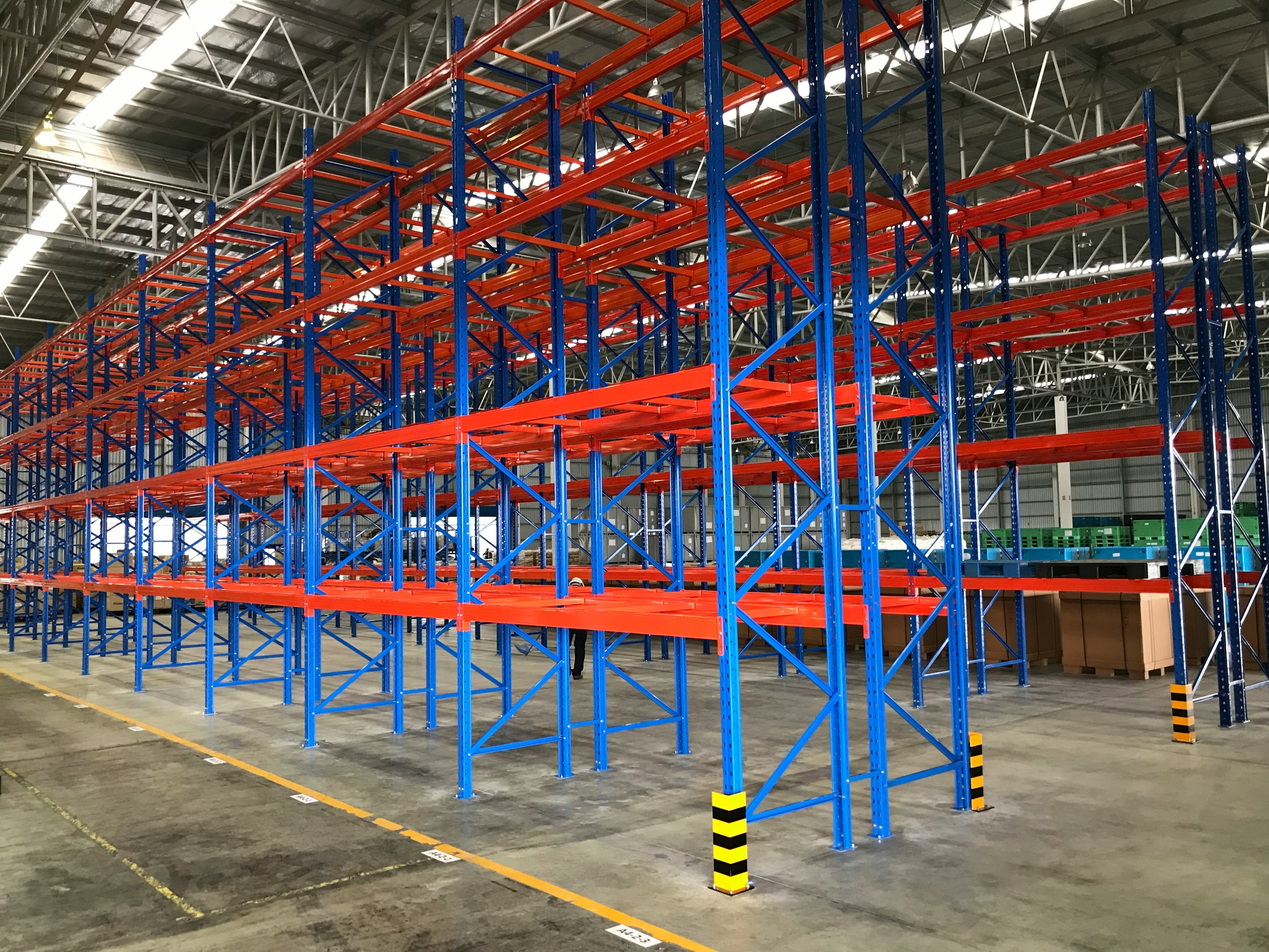 Pallet racking warehouse storage